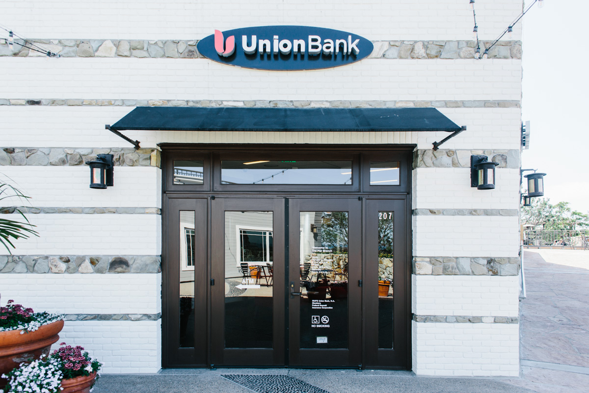 Union Bank Retail Store Entrance with closed doors